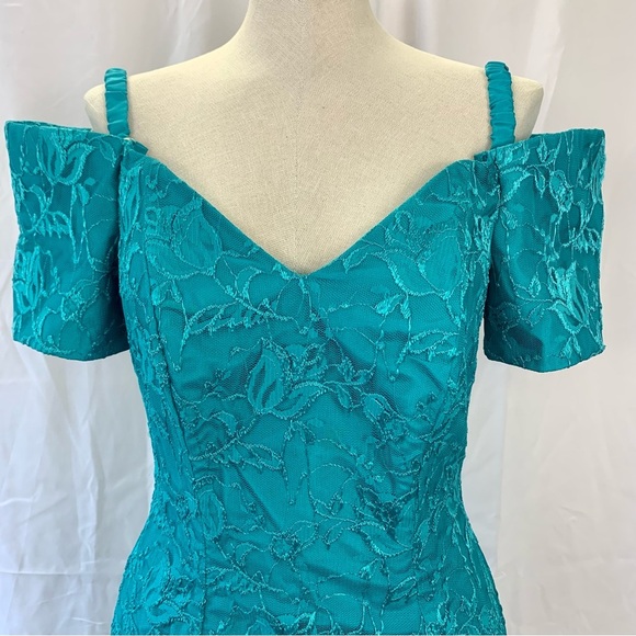 Vintage 1980s Off-Shoulder Dress - Picture 11 of 11